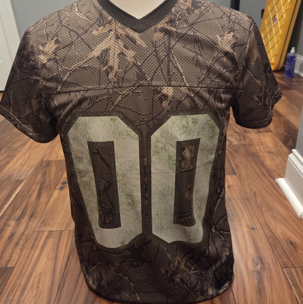Brooklyn Cloth Camo Mesh Jersey Shirt – “00” Graphic – Size Small